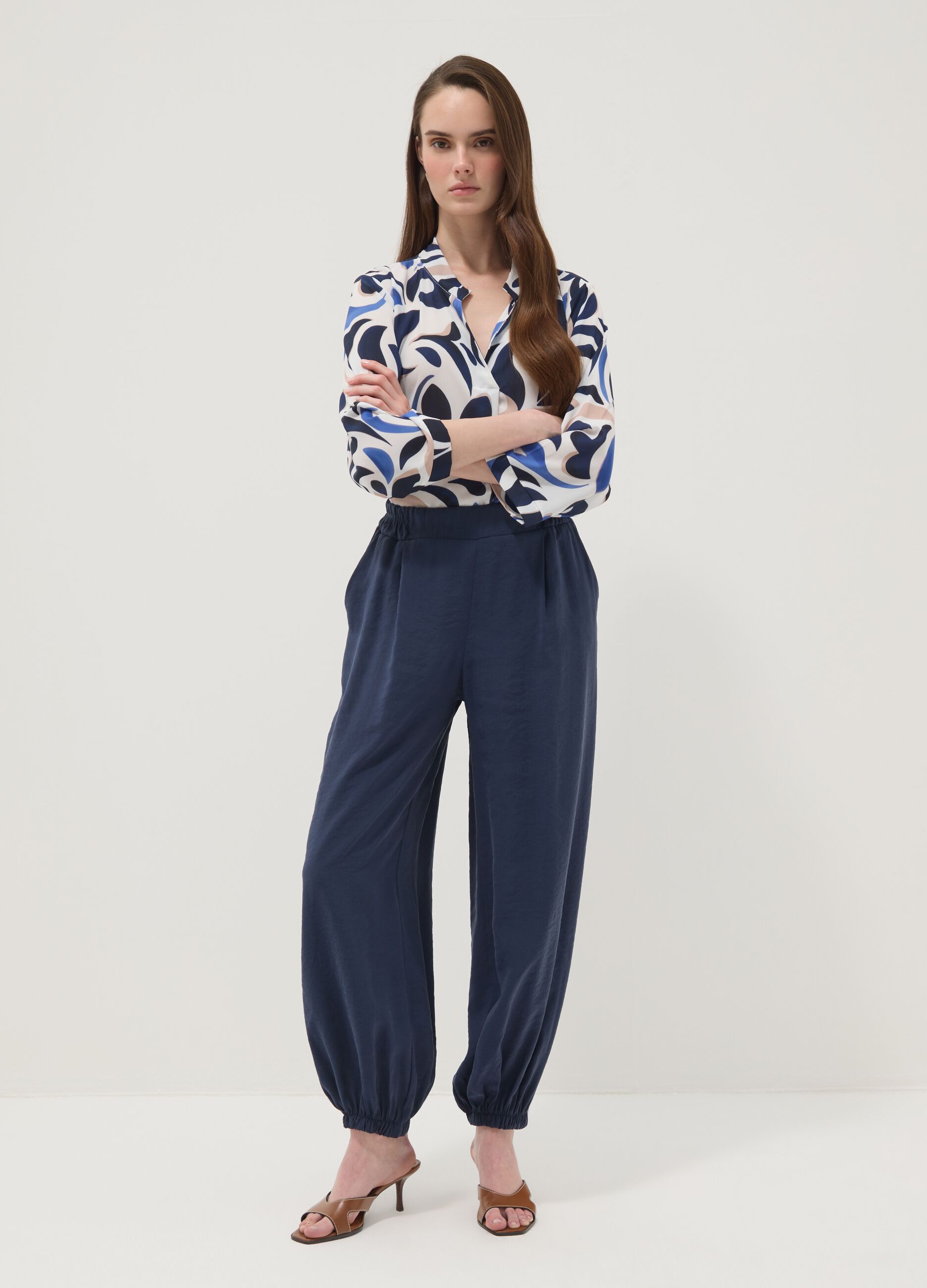Multicolour patterned long-sleeve V-neck blouse