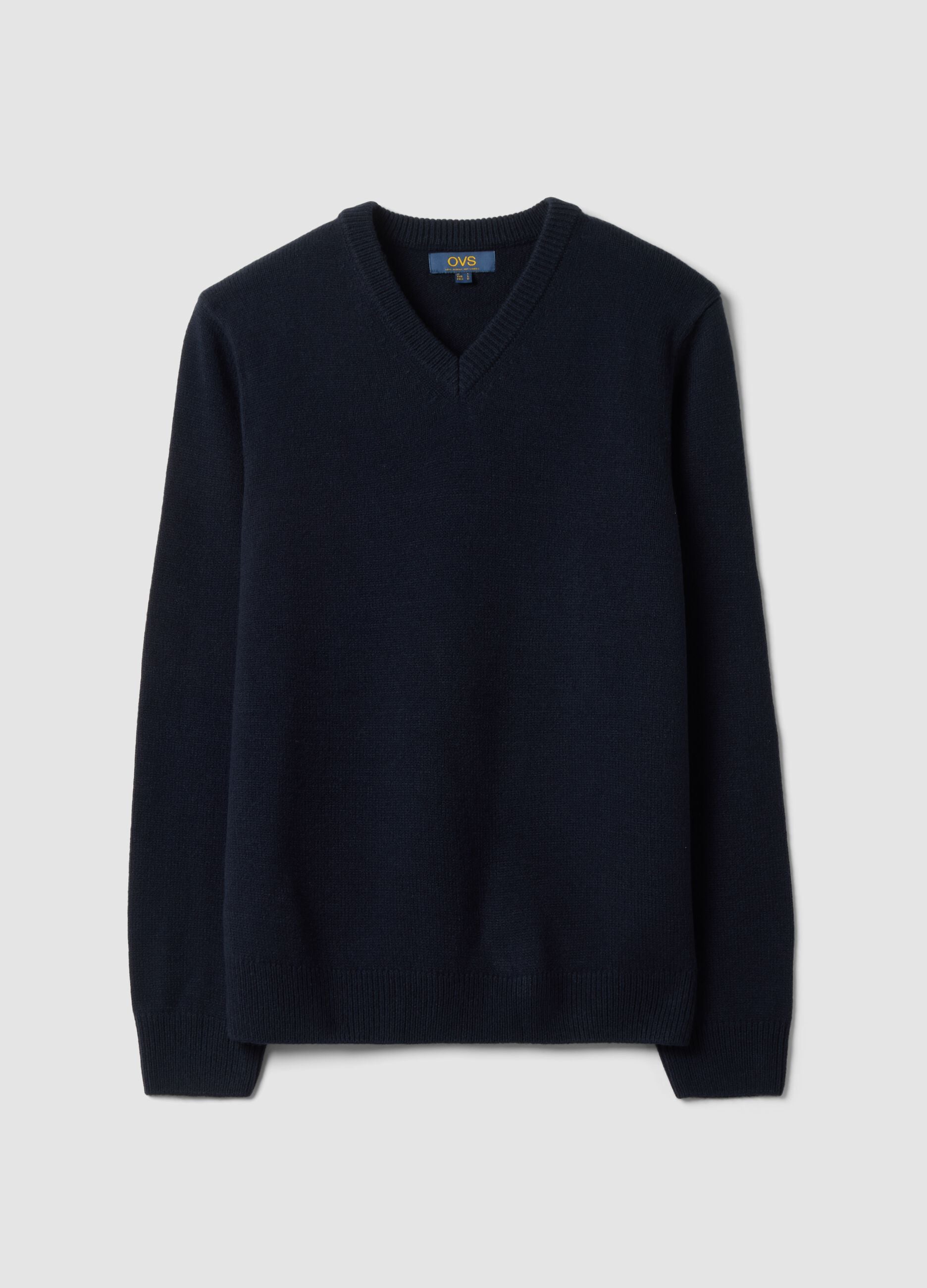 Navy V-neck jumper in regular fit