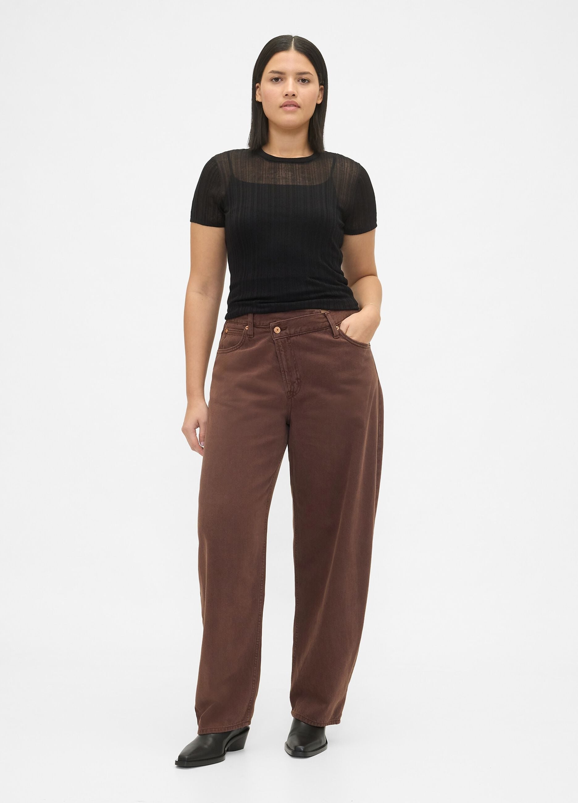 Brown jeans made of cotton and lyocell