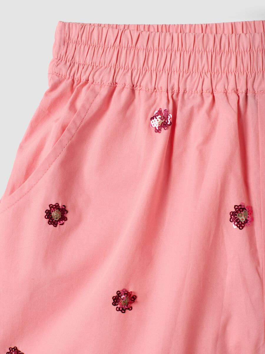Pink pure cotton shorts with floral sequins_3