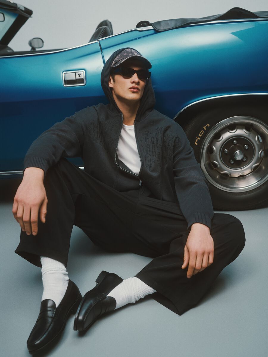 Felpa in puro cotone nero oversize fit con cappuccio e zip_0