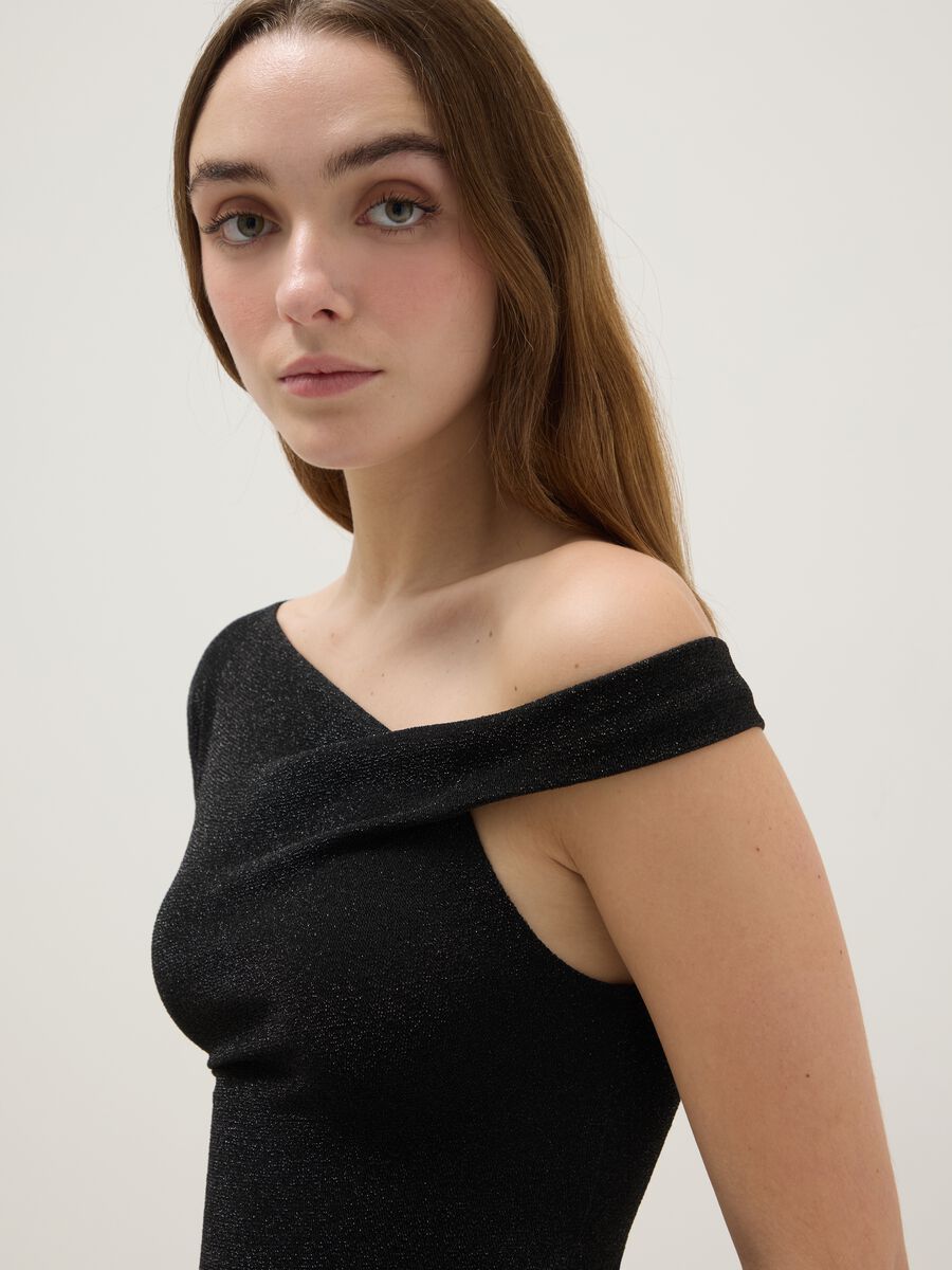 Black viscose blend slim fit T-shirt with Madonna neckline_1