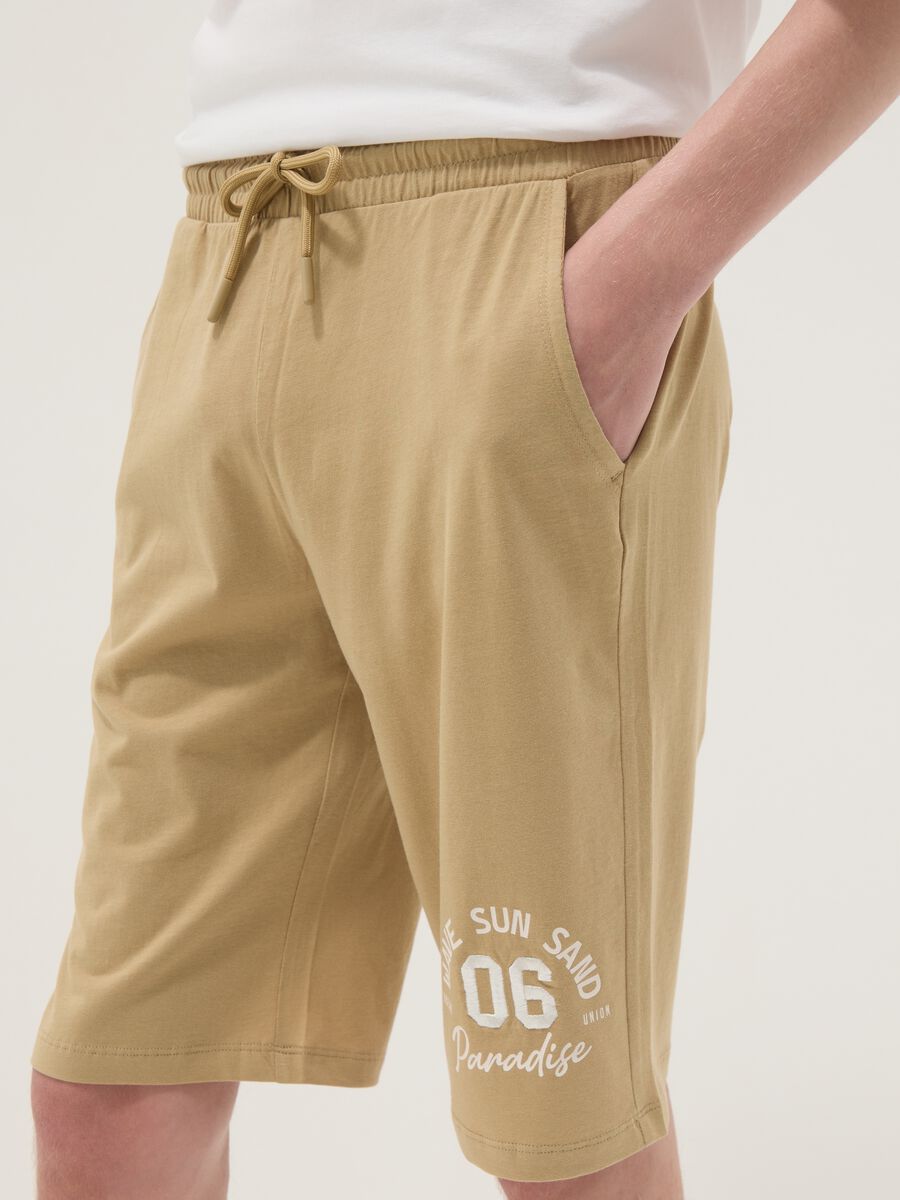 Pantaloni corti in puro cotone beige da ragazzo regular fit_2