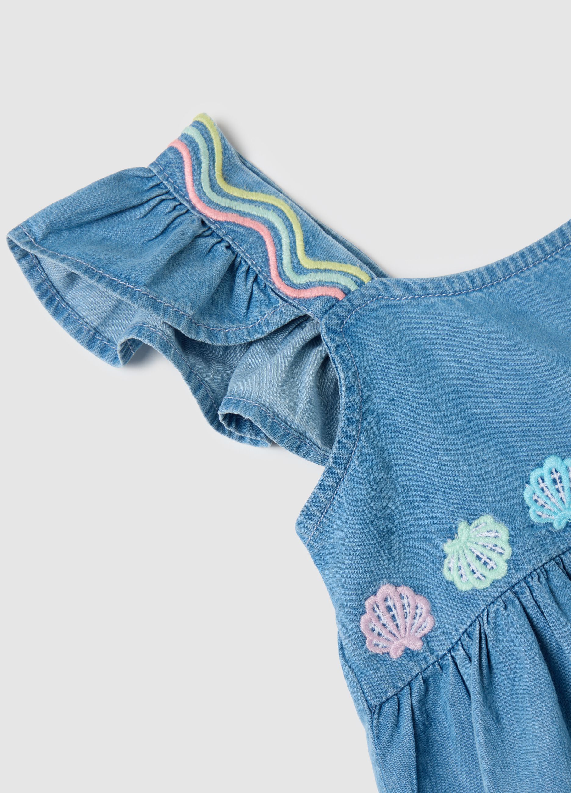 Sleeveless chambray top with embroidery