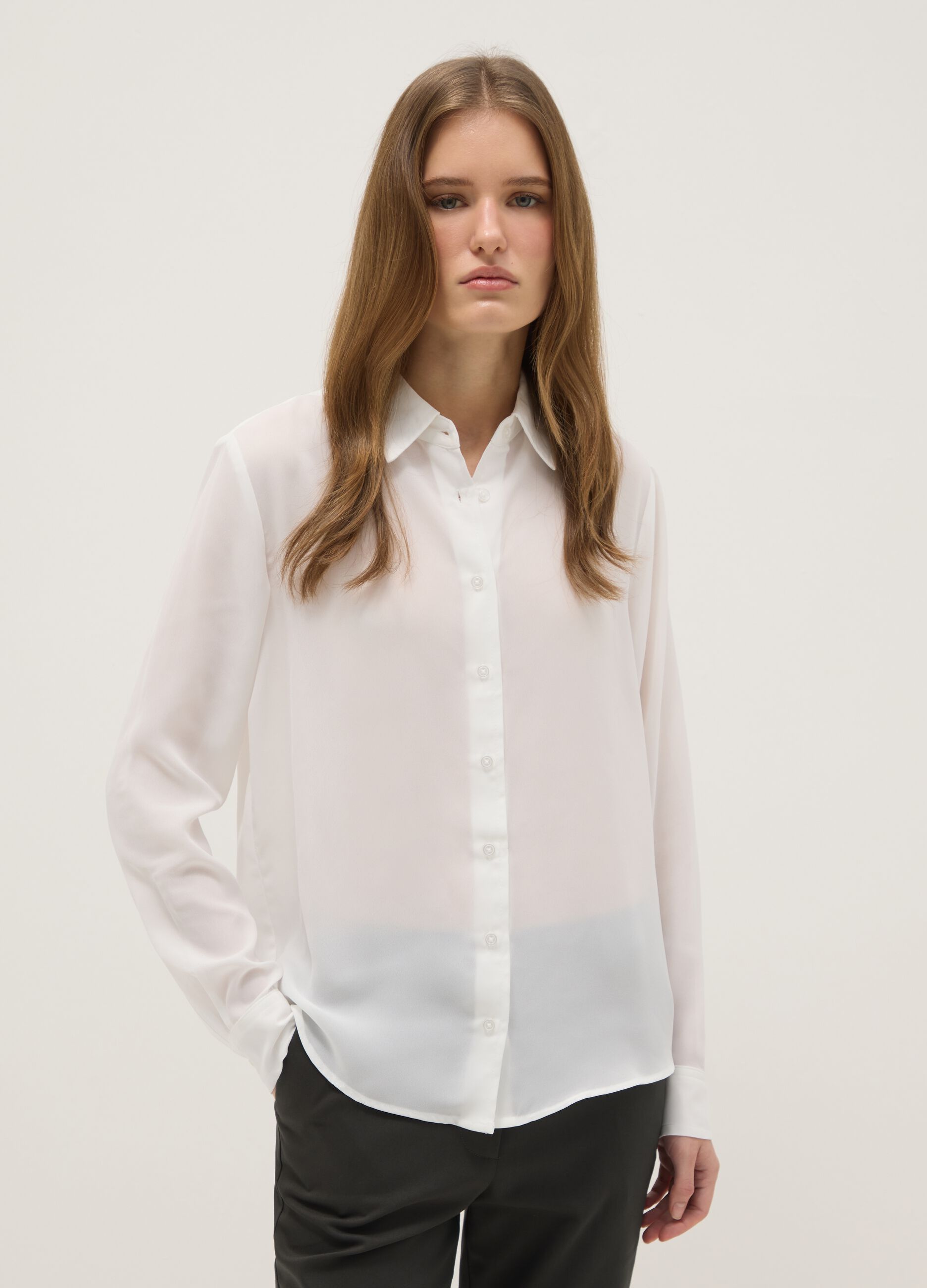 White crepe shirt with classic collar