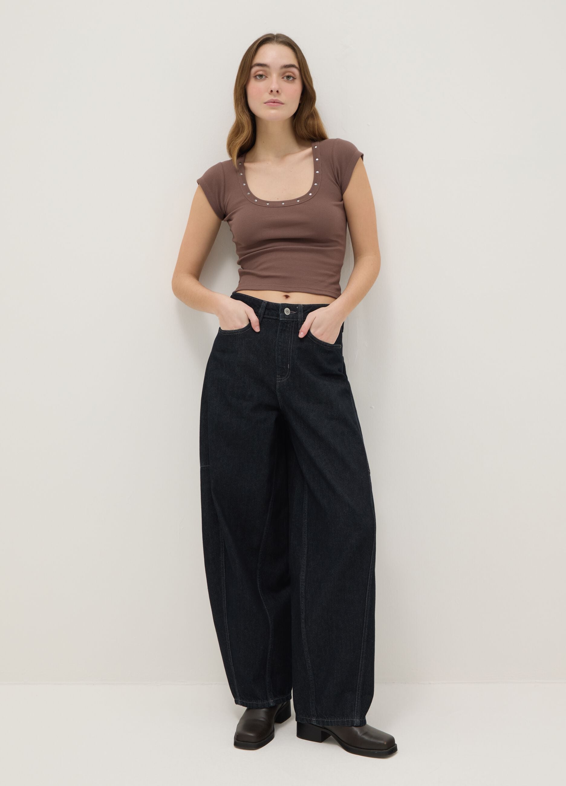 Brown slim fit stretch cotton t-shirt with studded neckline