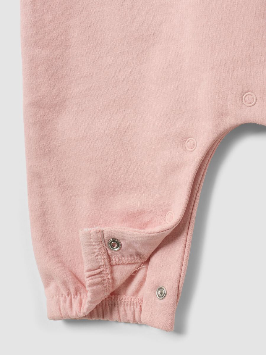 Pink organic cotton baby girl sleepsuit with Stitch print_2