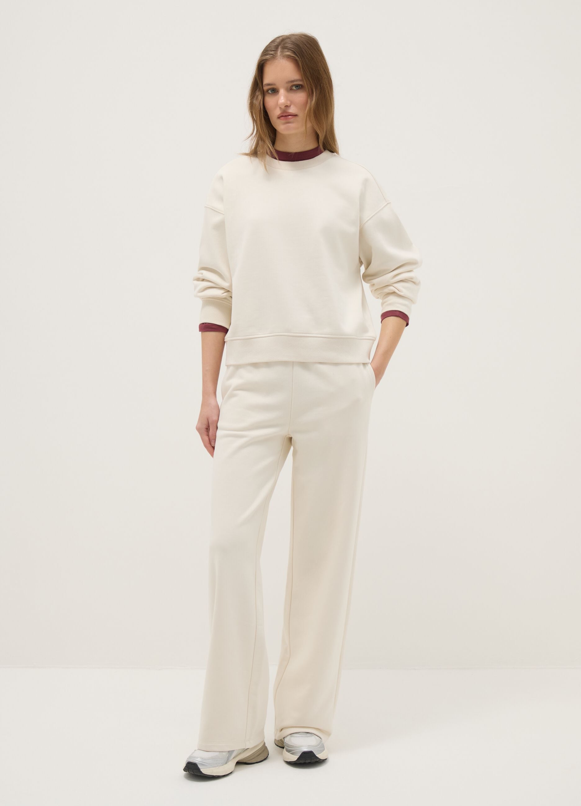 White regular fit cotton blend sweatshirt with round neck