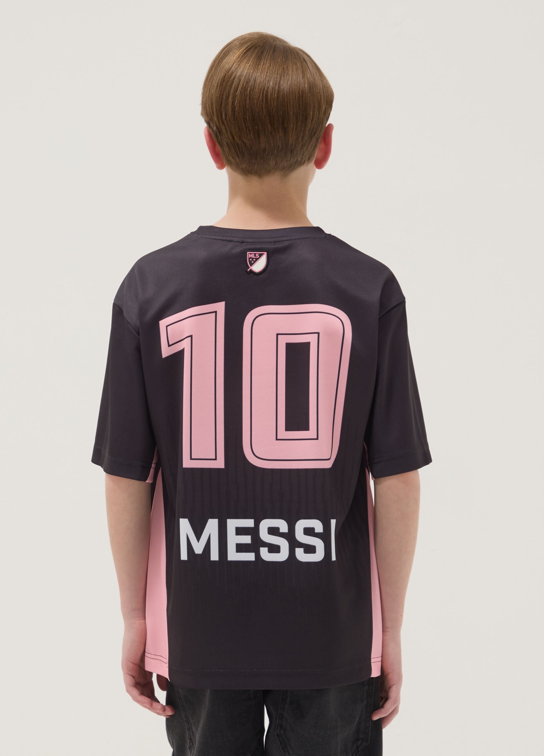 Black short-sleeved T-shirt with sporty print, regular fit