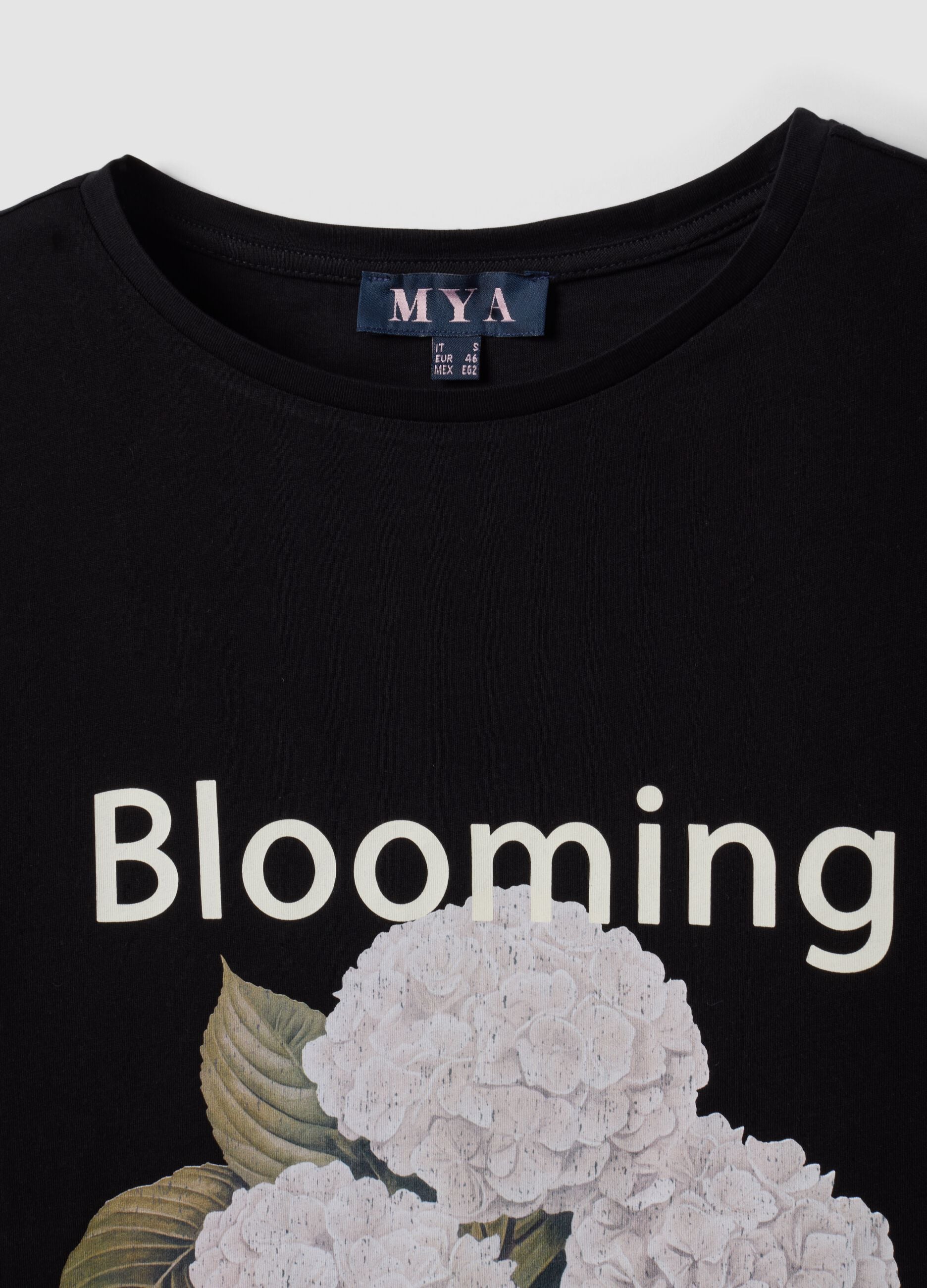 Black pure cotton T-shirt with floral print, regular fit