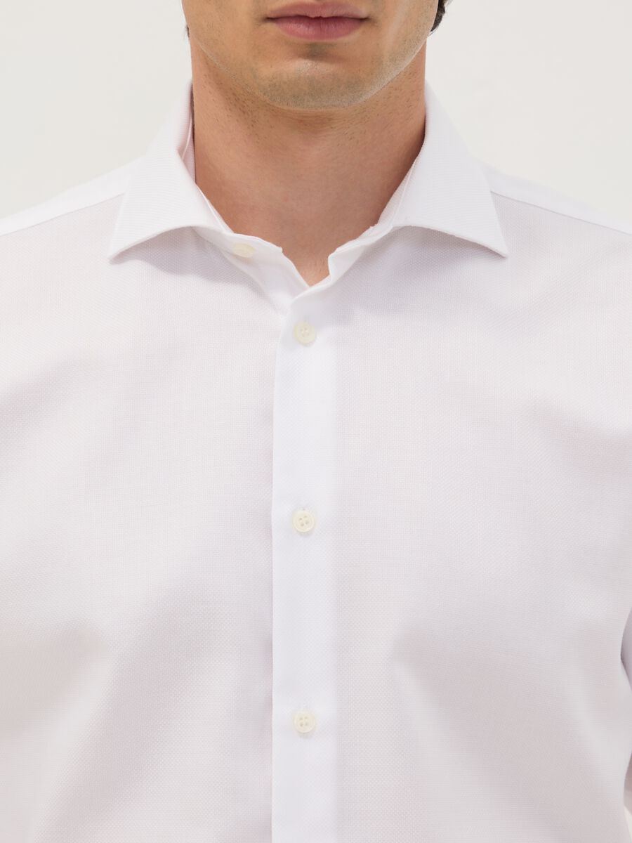 White slim-fit pure cotton shirt with cutaway collar_1
