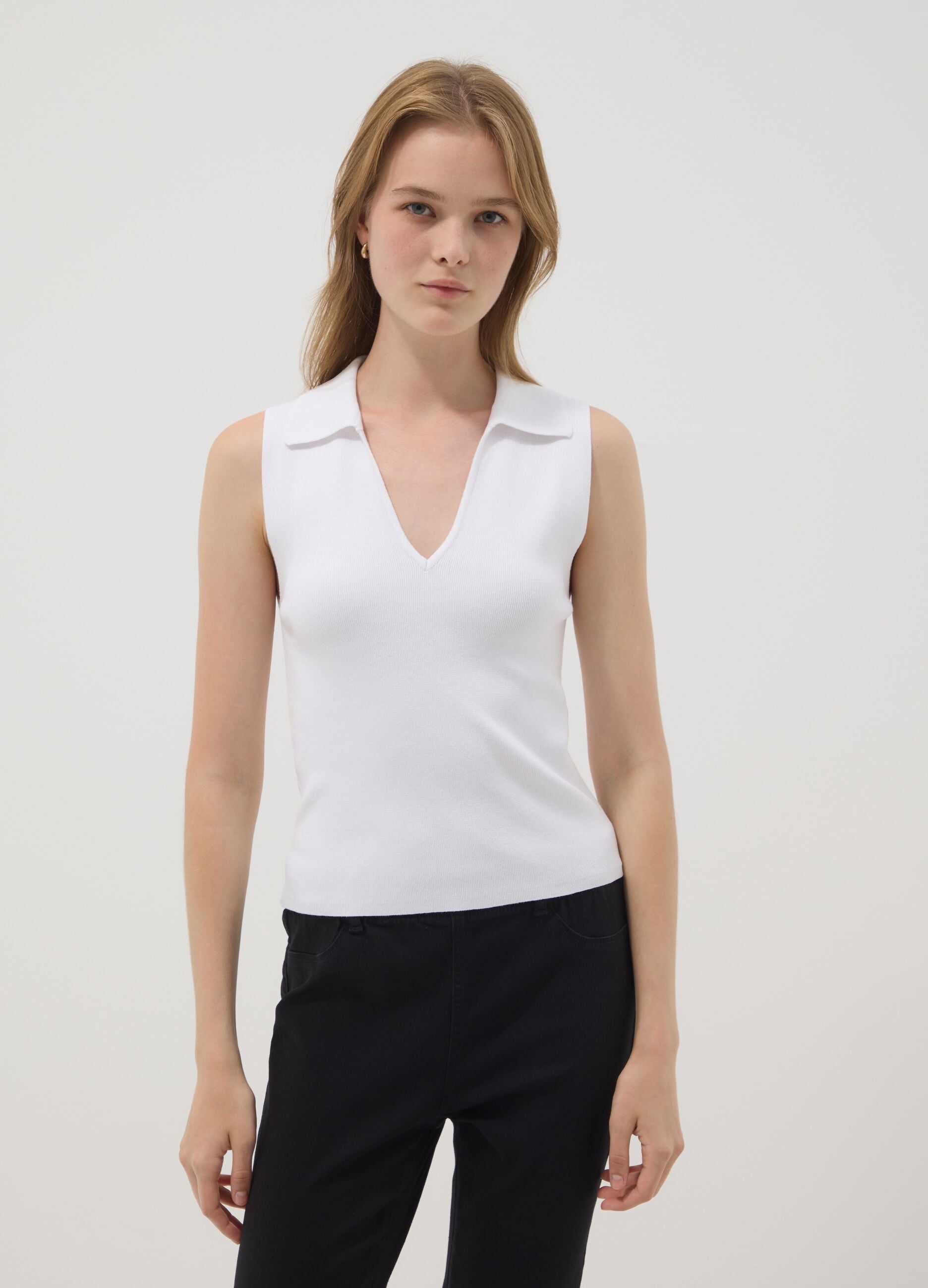 White viscose-blend top with collar