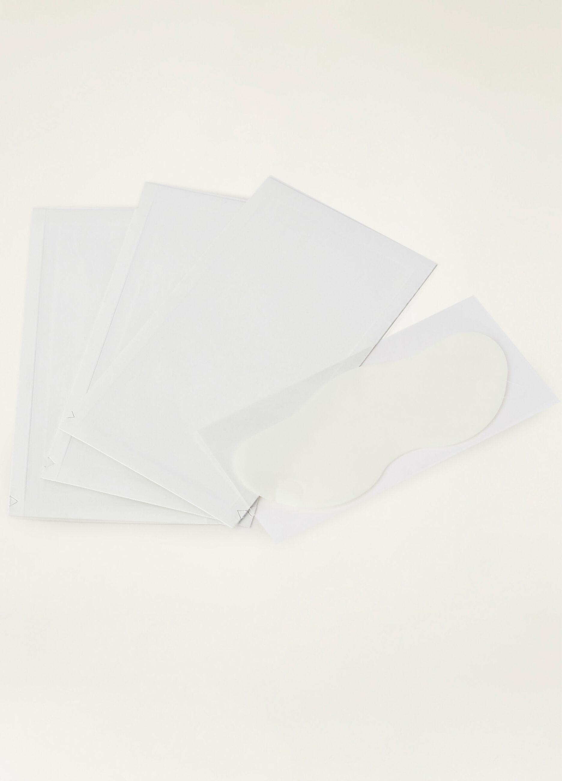 Purifying nose strips with glycollic acid