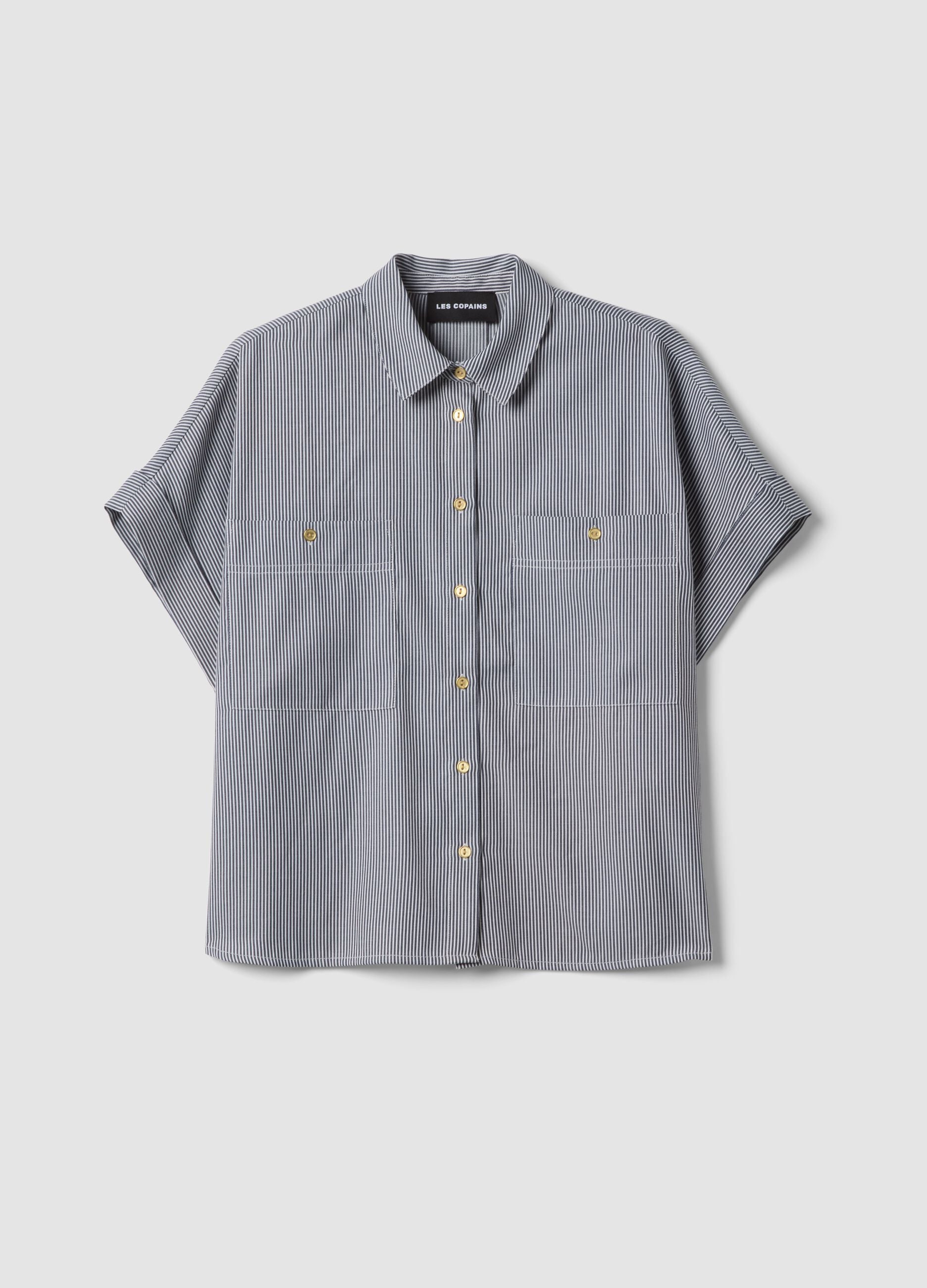 Camicia a righe bianche e blu a maniche corte regular fit con taschini