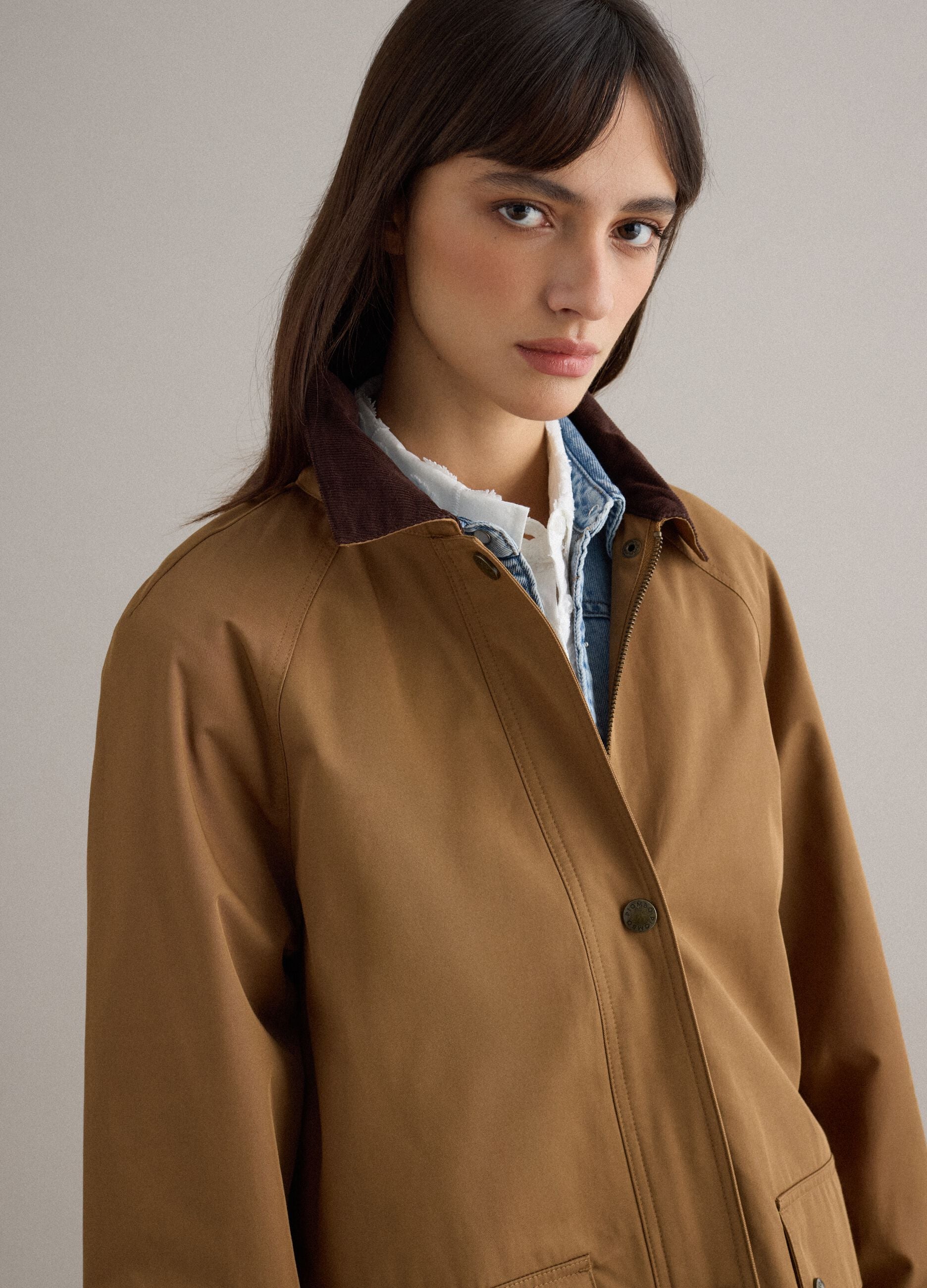 Regular fit brown cotton blend jacket with contrast collar