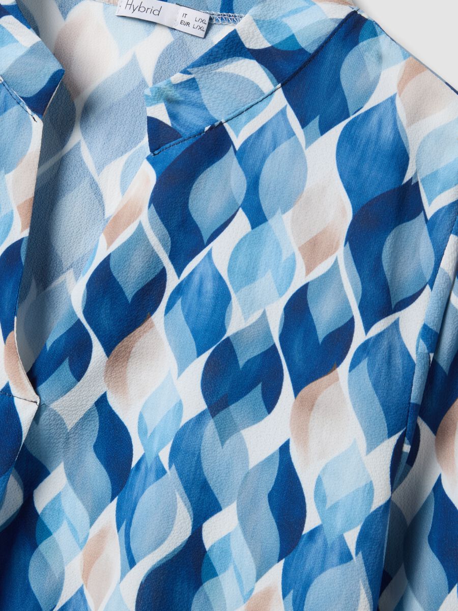 Blue patterned long-sleeve top_5