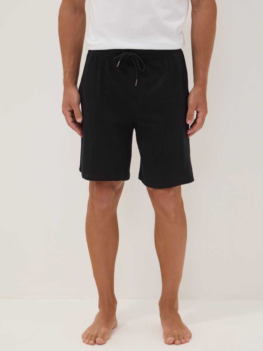 Pantaloncini pigiama neri in cotone organico_1