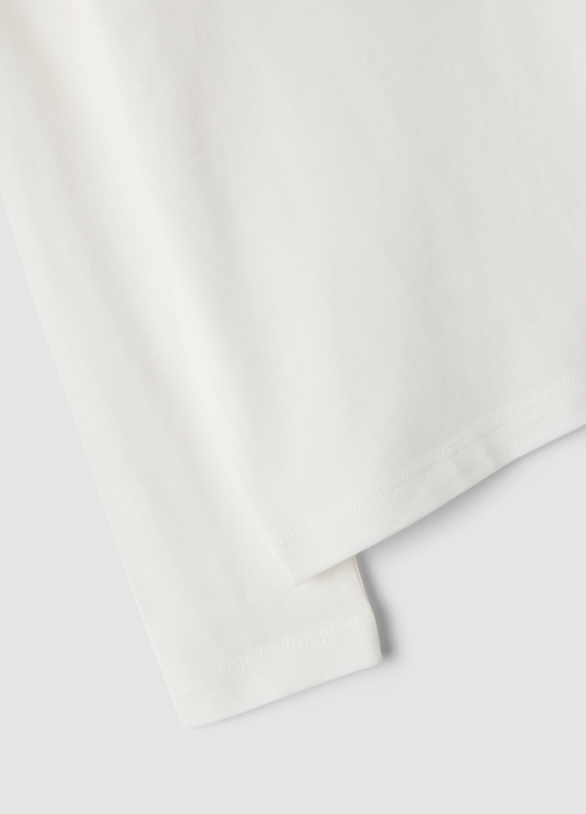 White pure organic cotton girls&rsquo; T-shirt with heart print