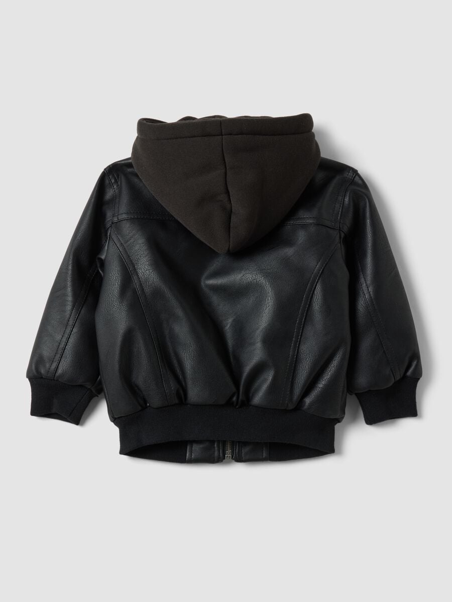 Bomber nero imbottito con cappuccio e zip per bimbo_2