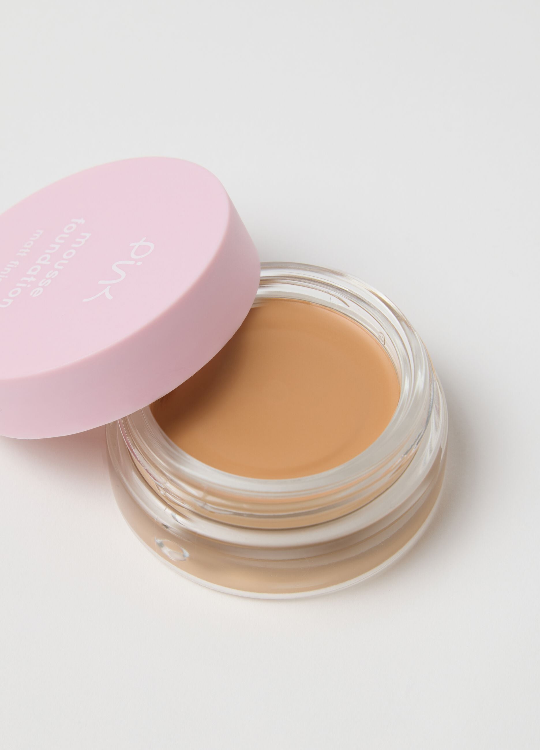 Pink mousse foundation 01