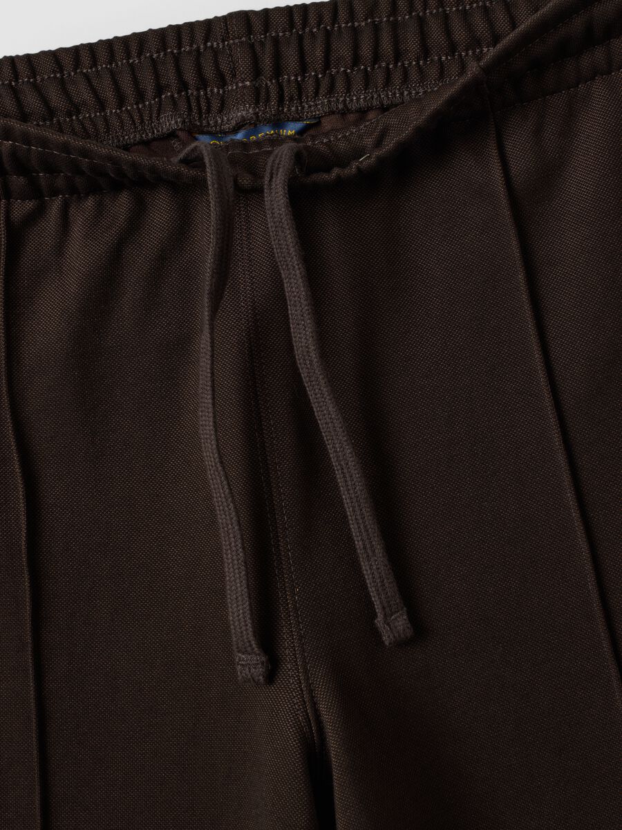 Brown relaxed-fit stretch joggers_1