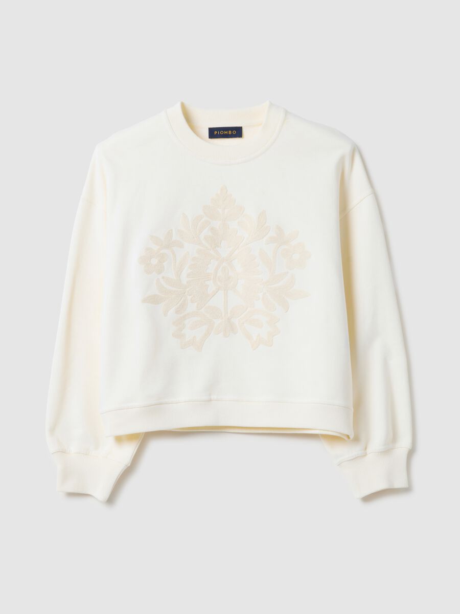 Felpa girocollo in misto cotone bianca regular fit con ricamo floreale_4
