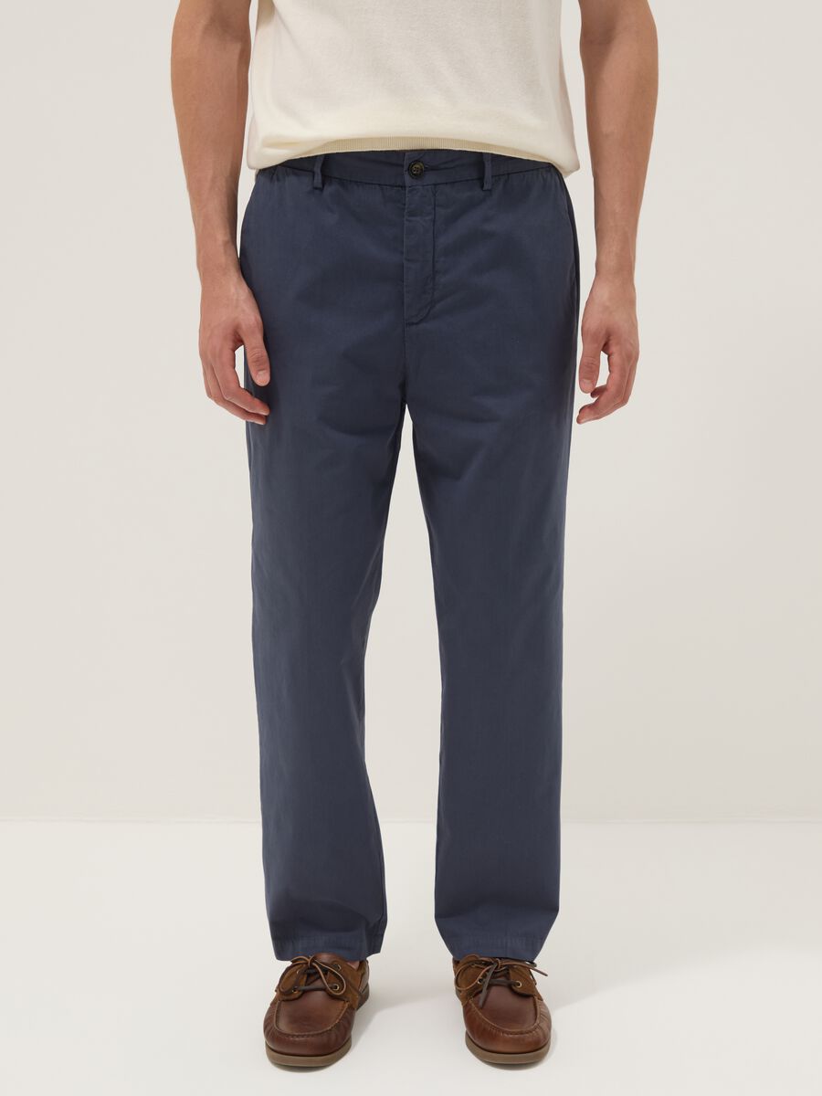 Pantaloni chino blu in puro cotone carrot fit_1