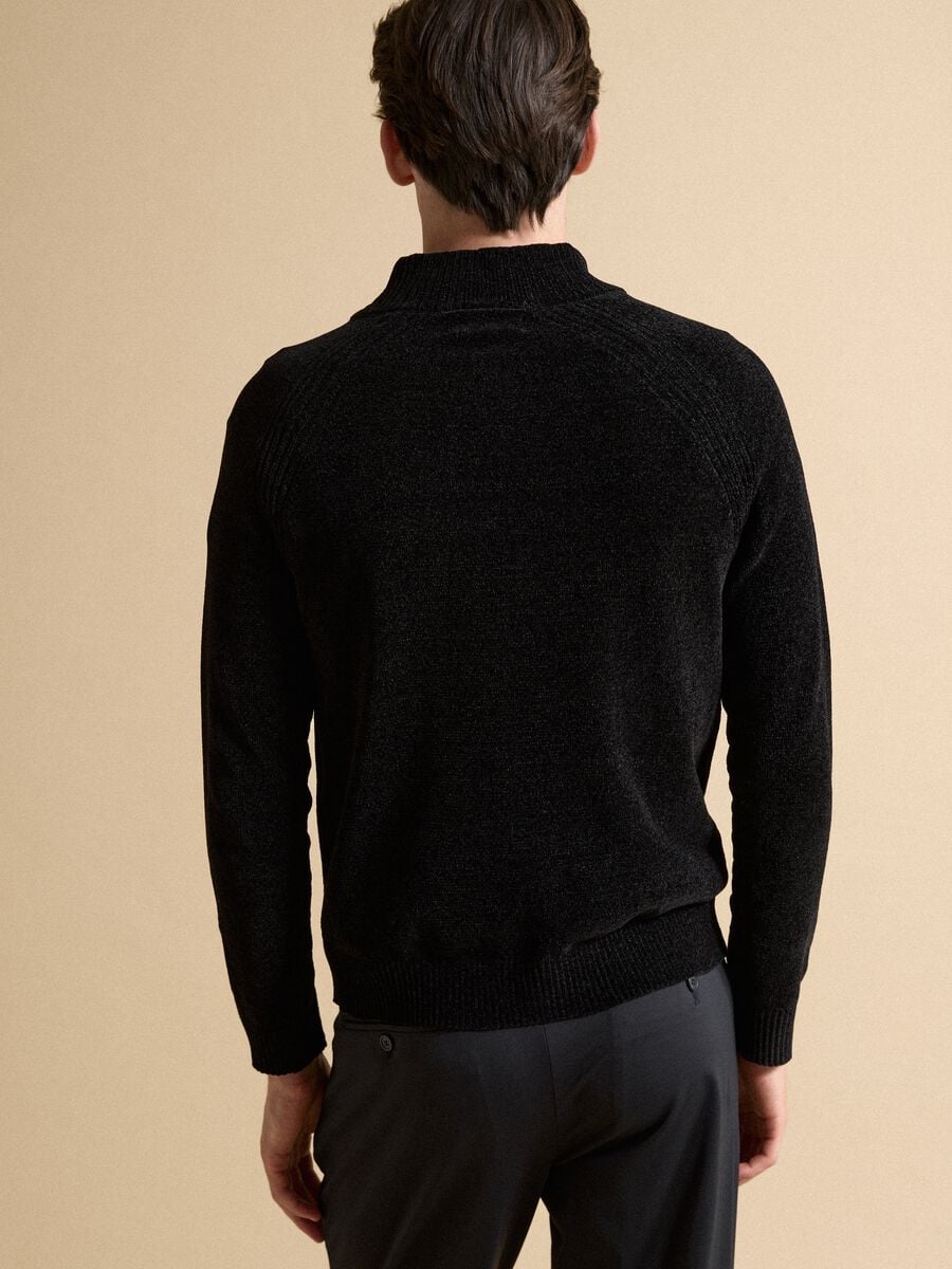 Black full-zip cardigan with collar, regular fit_2