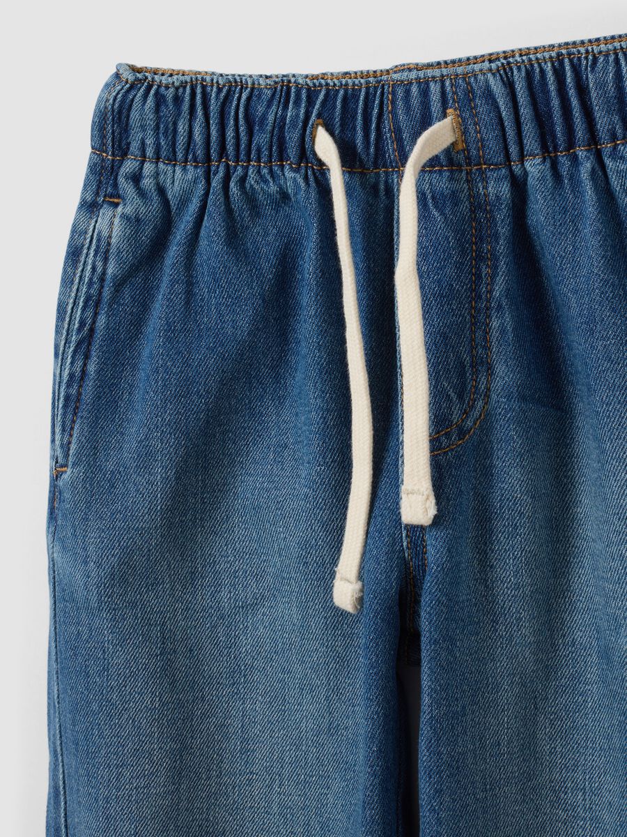 Light blue denim joggers in cotton-viscose blend with cargo pockets, relaxed fit_2