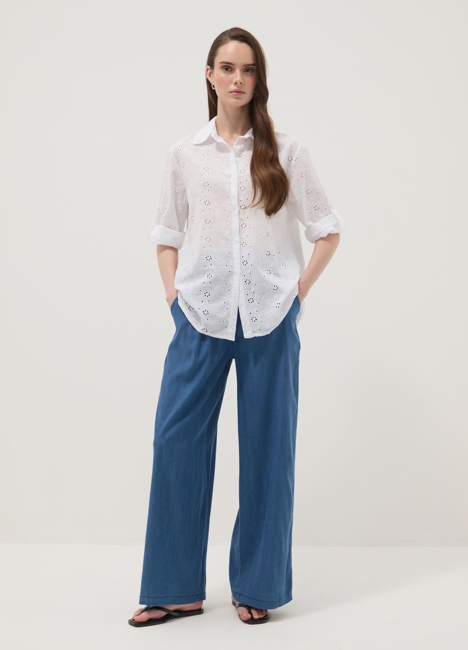Pantaloni blu in puro lyocell a gamba ampia regular fit