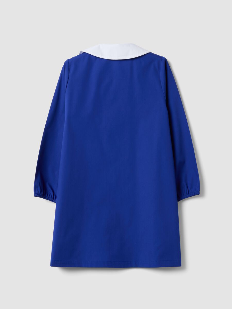 Blue girls&rsquo; school apron with white collar and Stitch embroidery_1