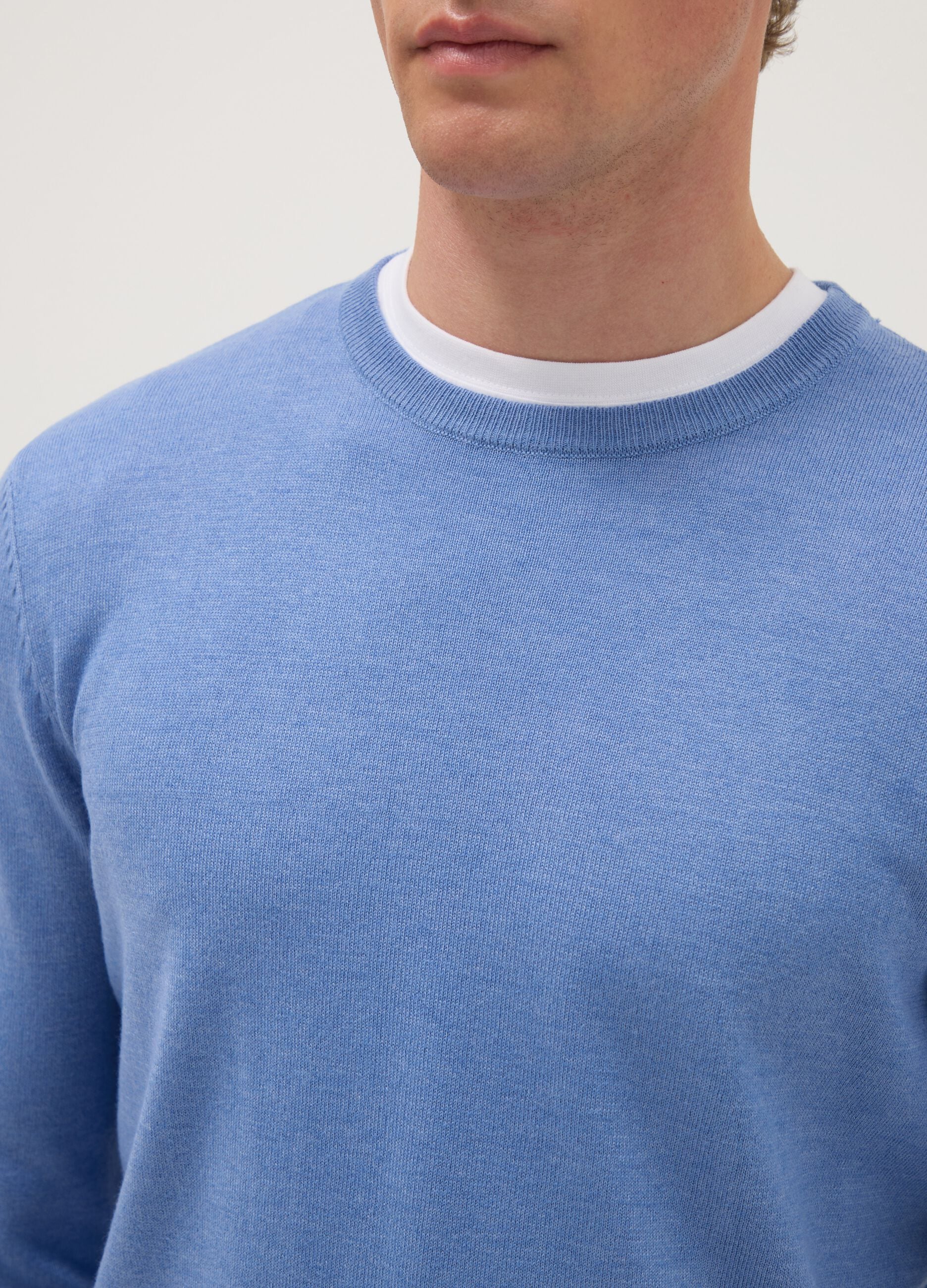 Azure crew neck pullover in regular fit cotton blend