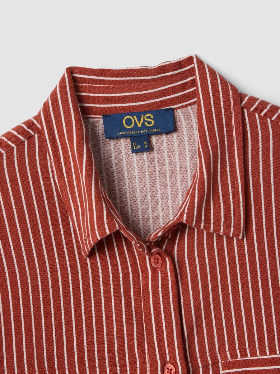 Camicia in misto viscosa e lino a righe bianche e rosse regular fit_5