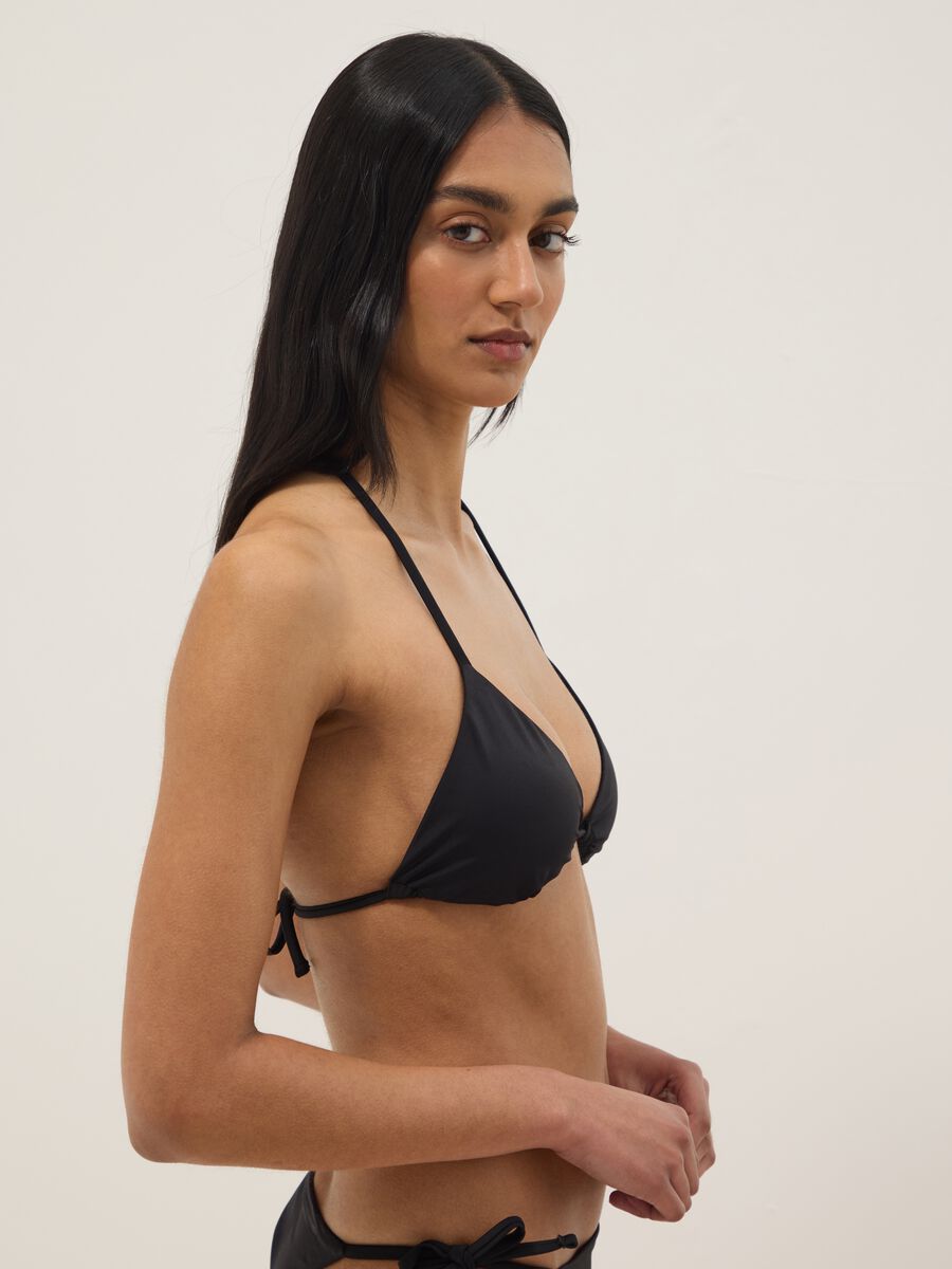 Top bikini a triangolo nero in tessuto elasticizzato_1