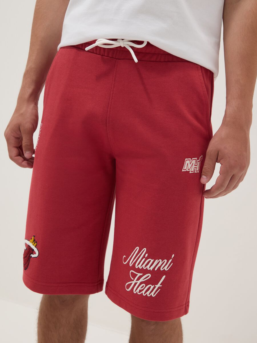 Shorts rossi regular in misto cotone_2