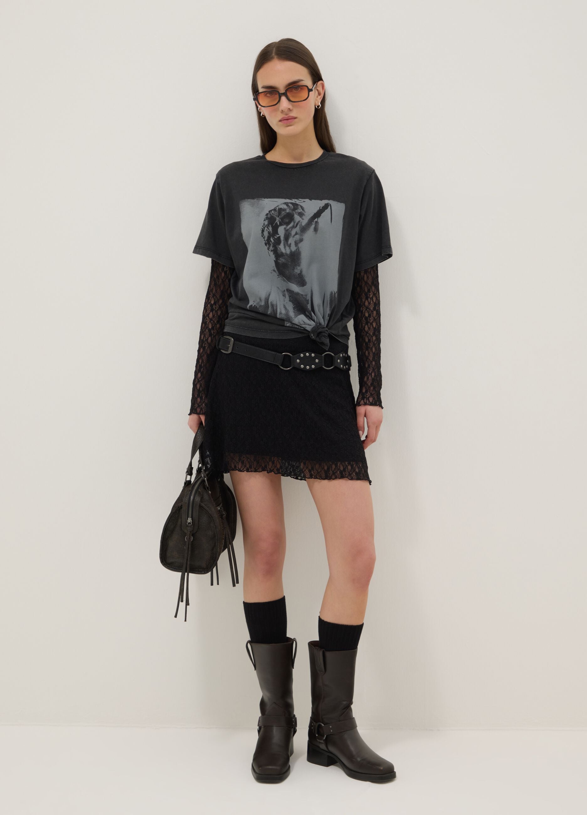 Black pure cotton t-shirt with a regular oversized fit