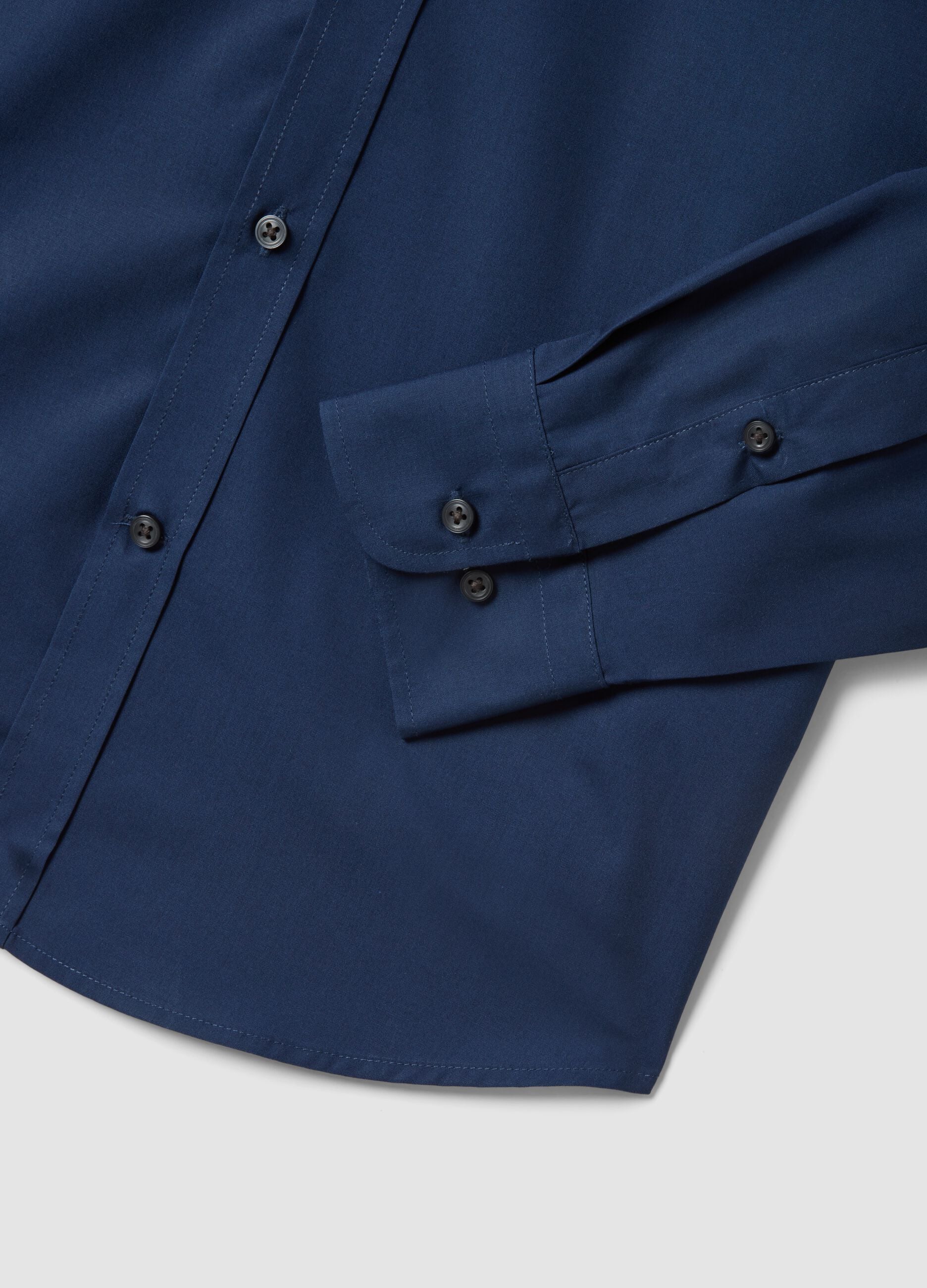 Blue long-sleeve button-down shirt, regular fit