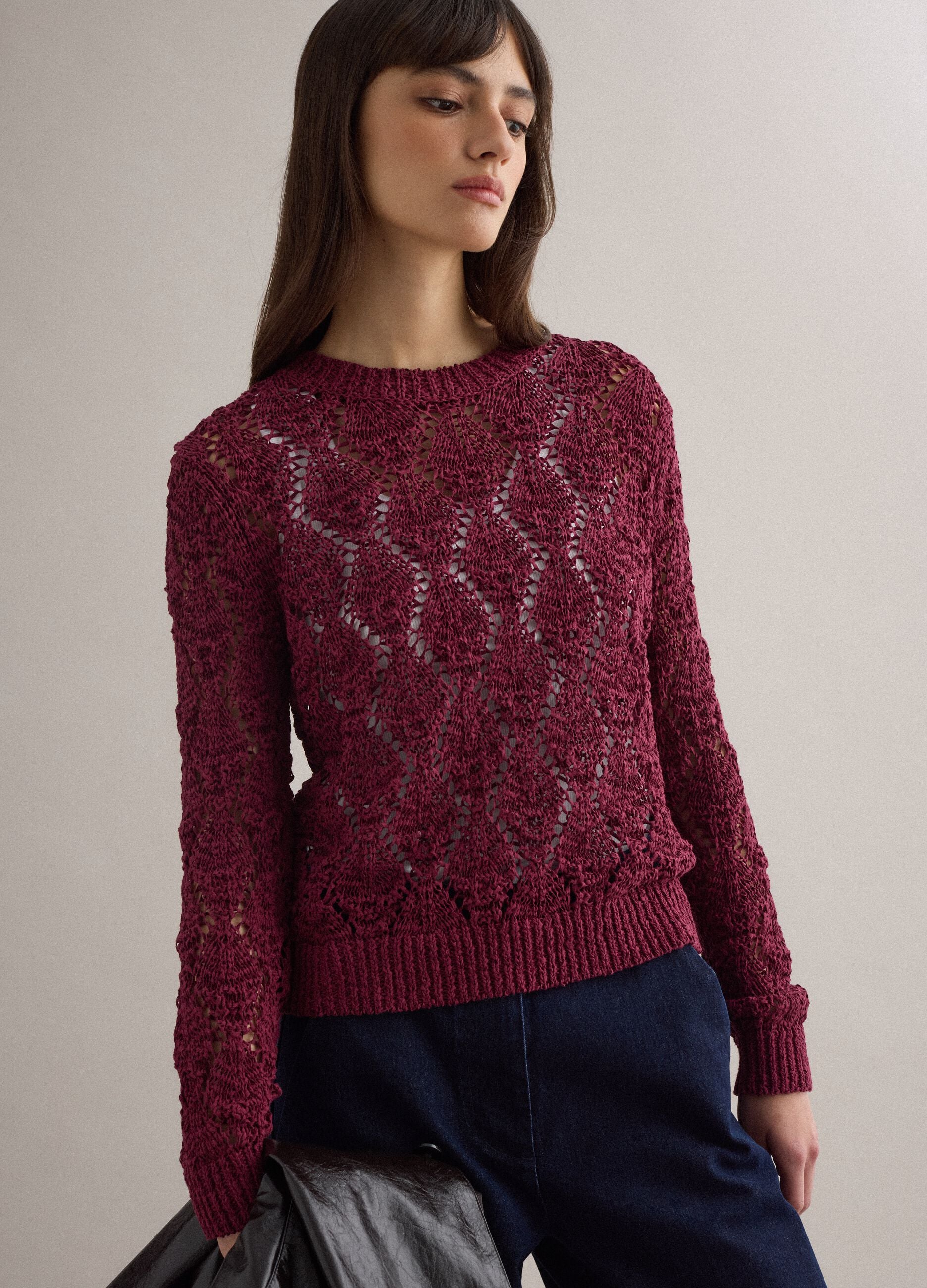 Regular fit red cotton blend jumper with knit pattern