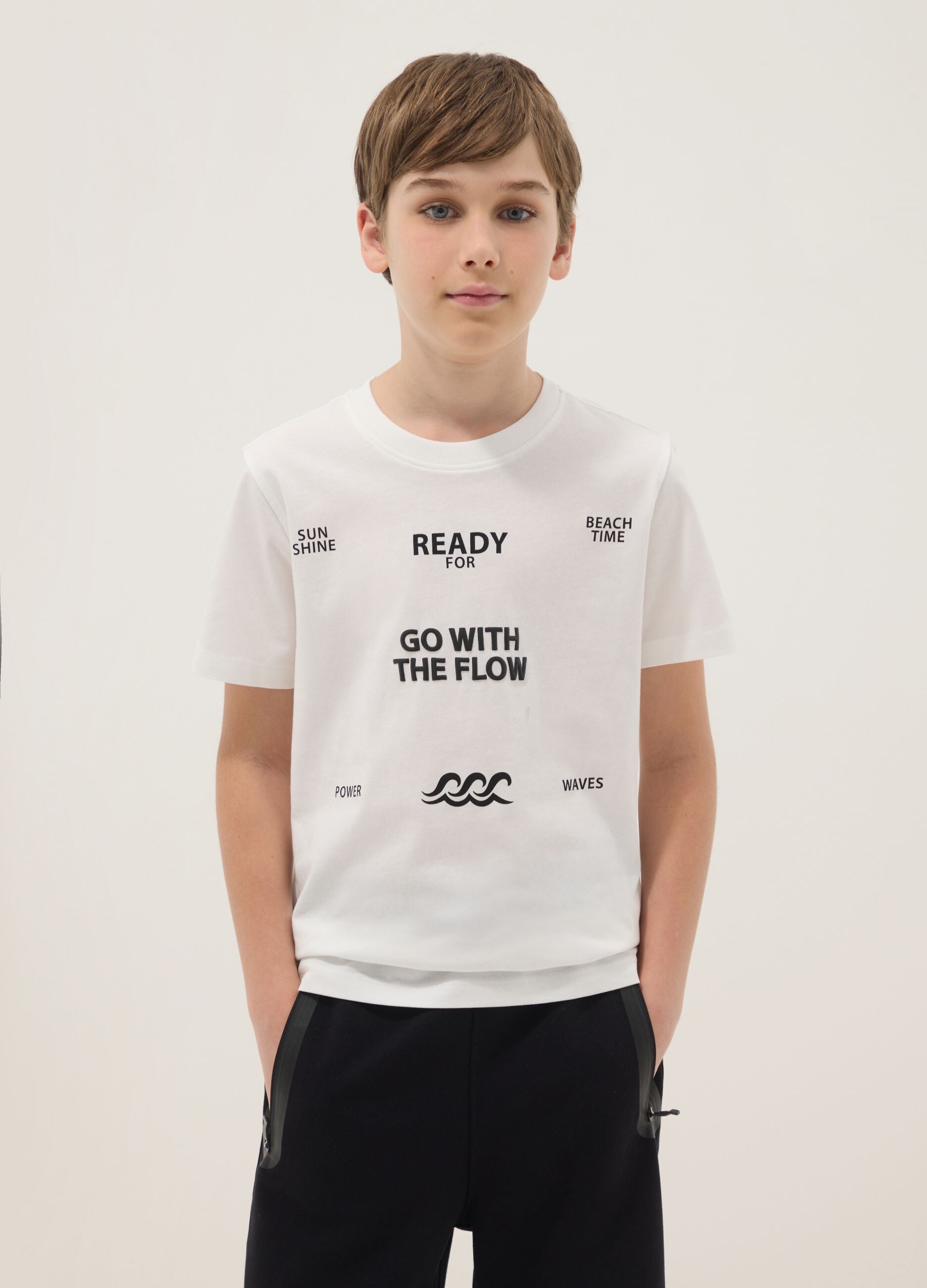 White pure cotton regular-fit boys&rsquo; T-shirt with prints