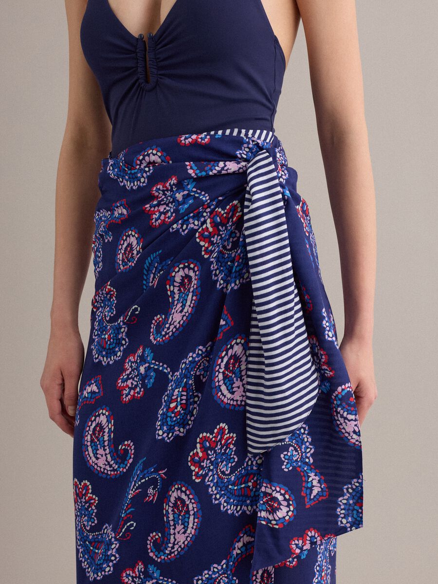 Pareo blu in pura viscosa con stampa paisley_3