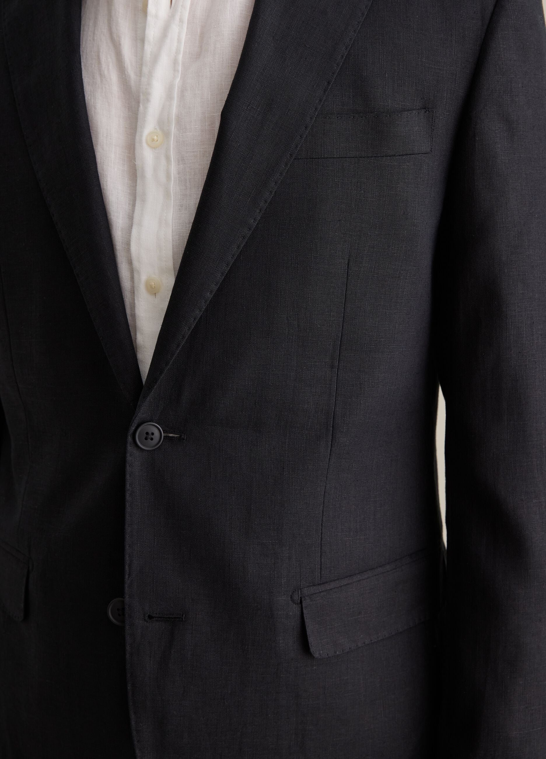 Contemporary regular-fit single-breasted blazer in linen