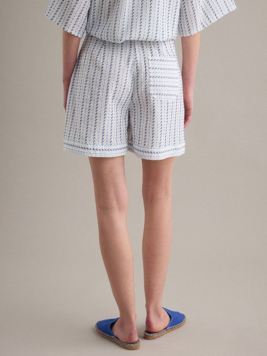 Shorts bianchi in puro cotone a righe_3