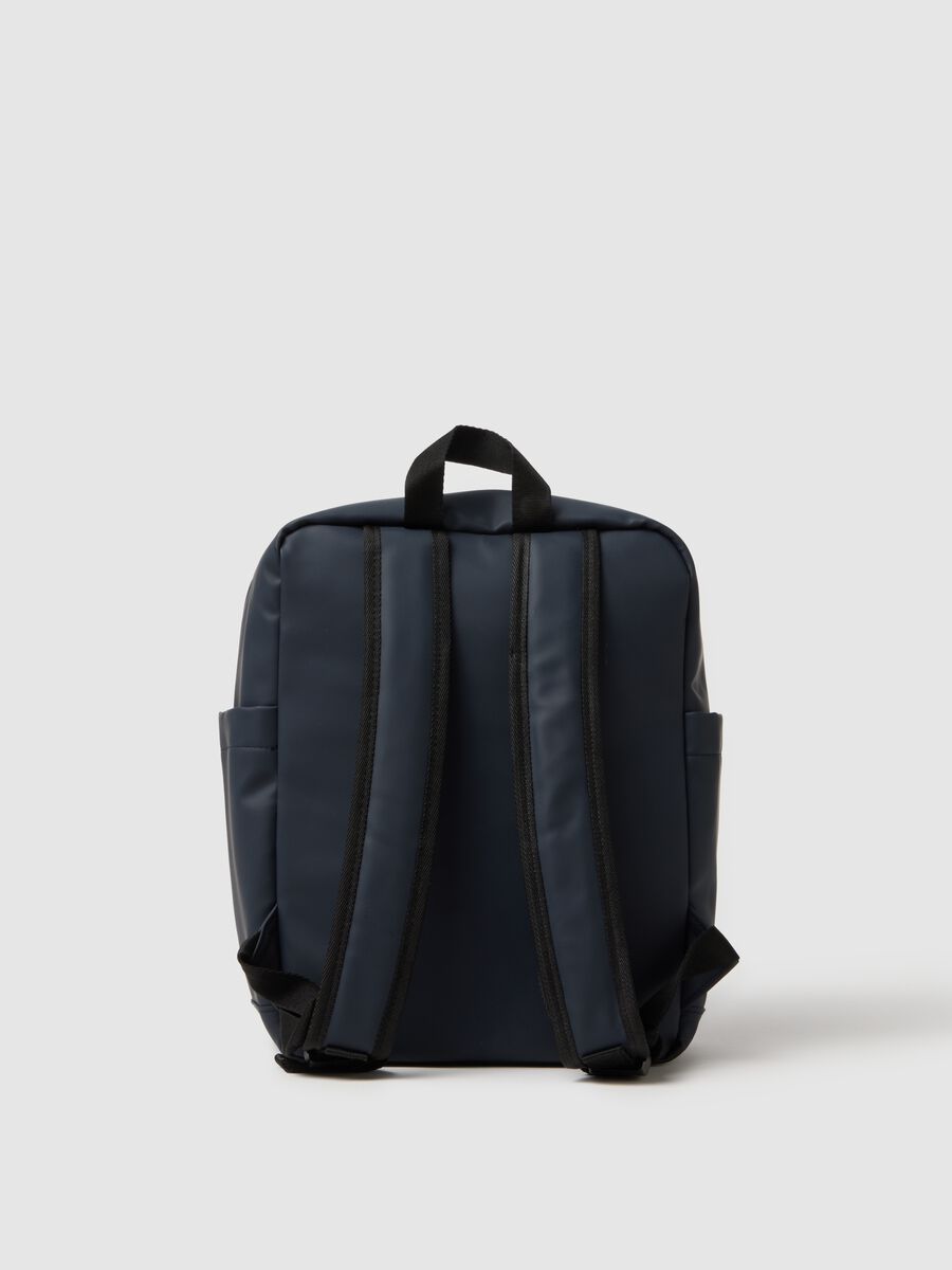 Zaino blu con spallacci regolabili e tasche multiple_1