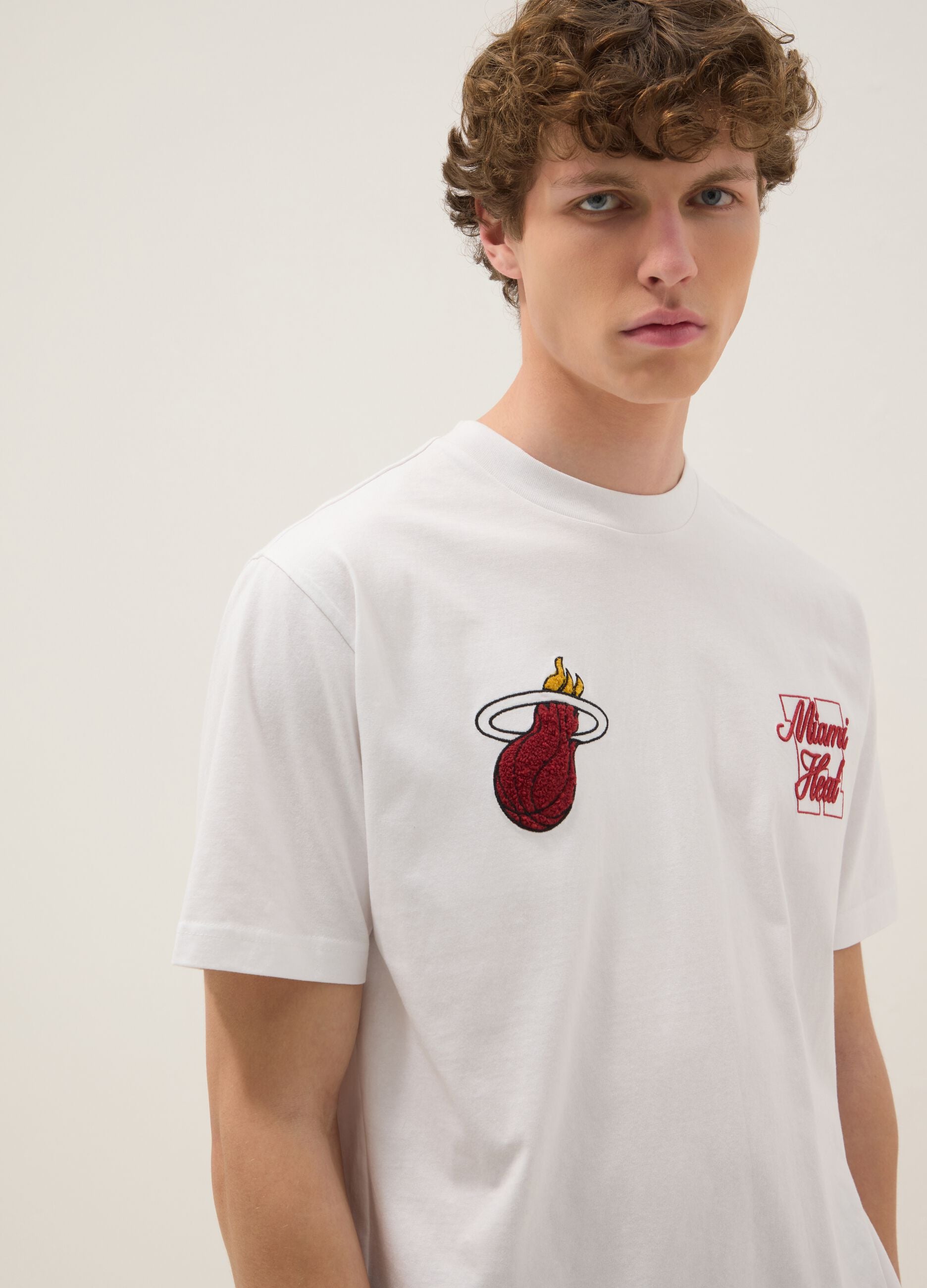 White pure cotton T-shirt with embroidered Miami Heat logo