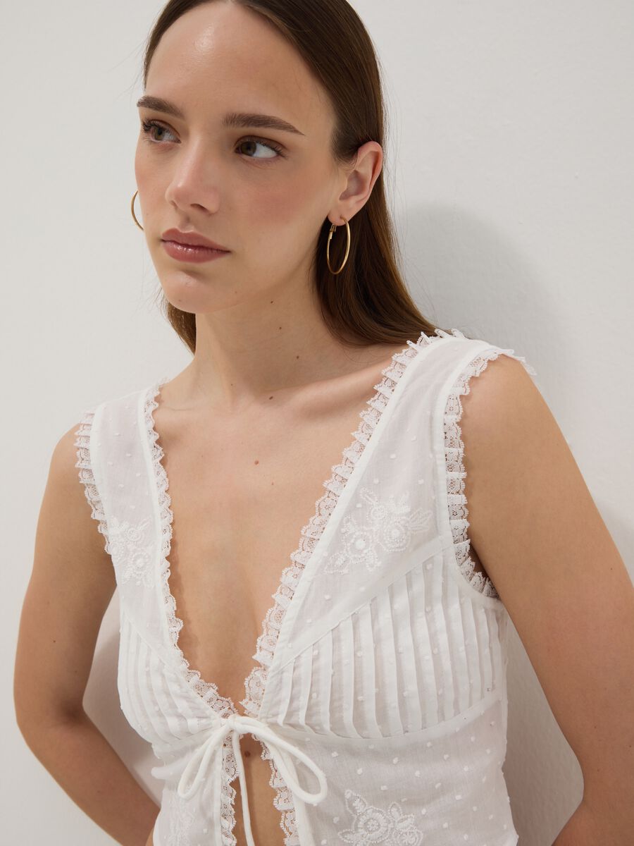 White pure cotton waistcoat with lace_0