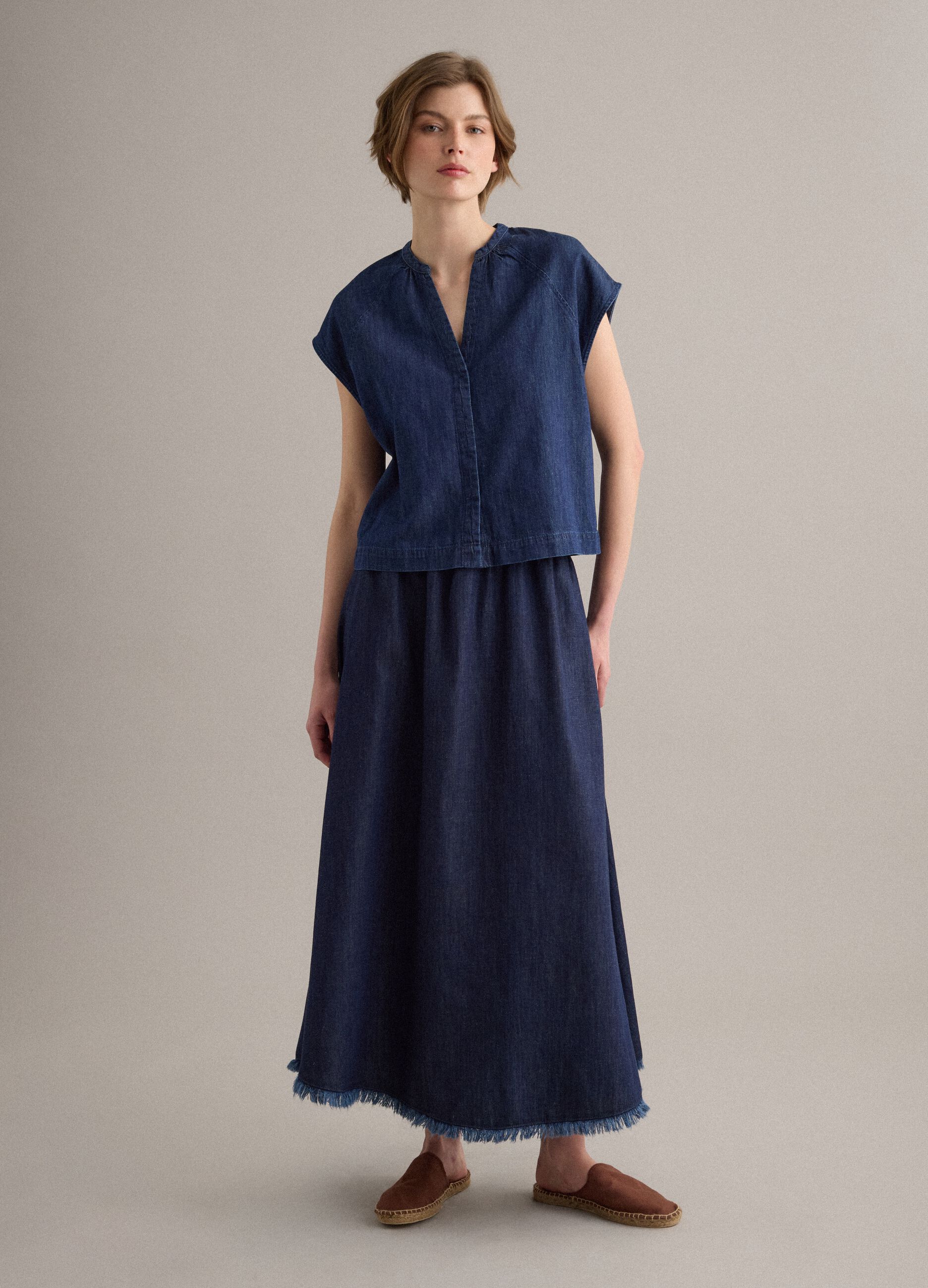 Denim skirt in cotton, linen and viscose blend with elasticated waist