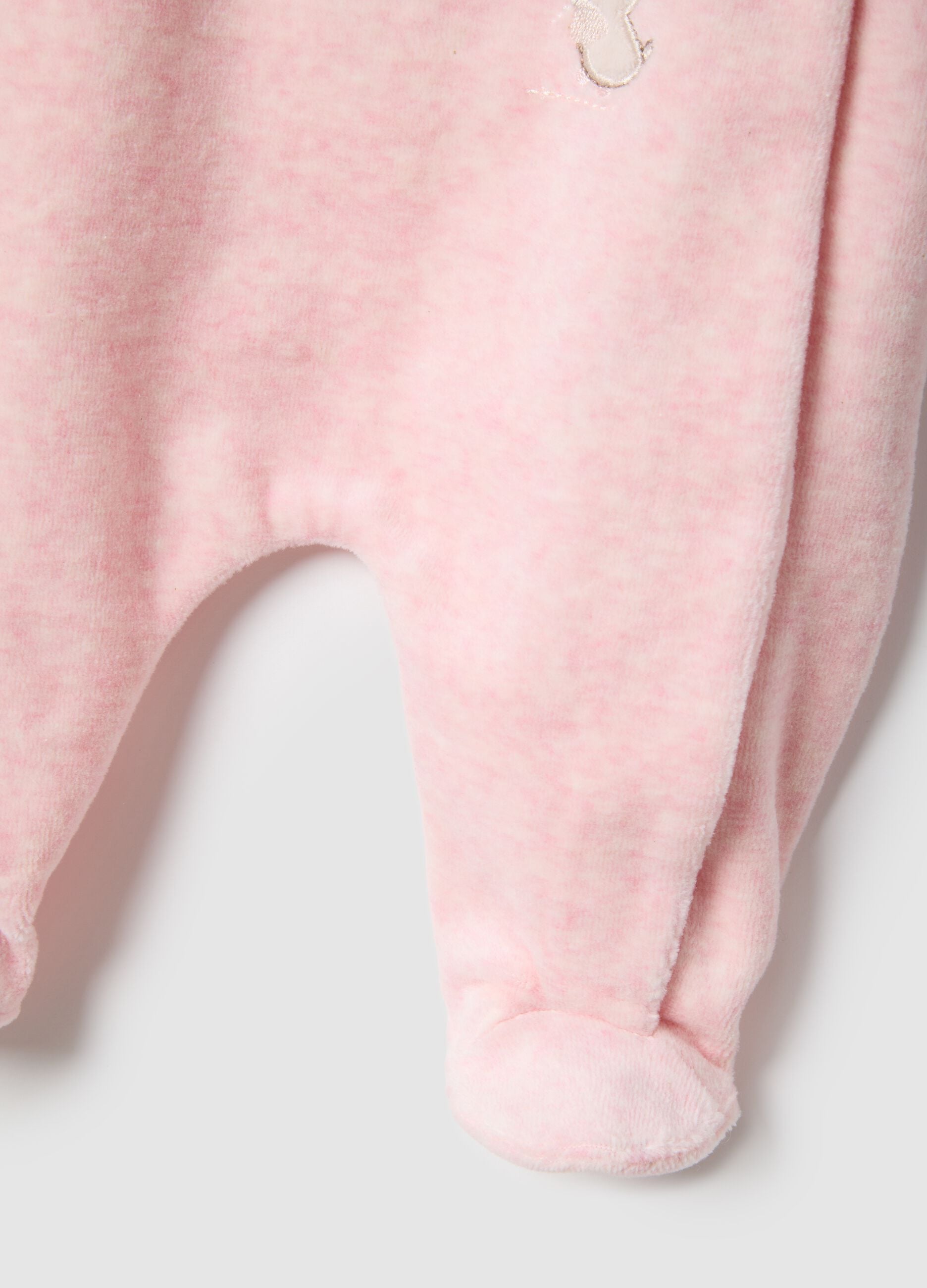 Pink newborn romper in cotton blend with snap closure and embroidery