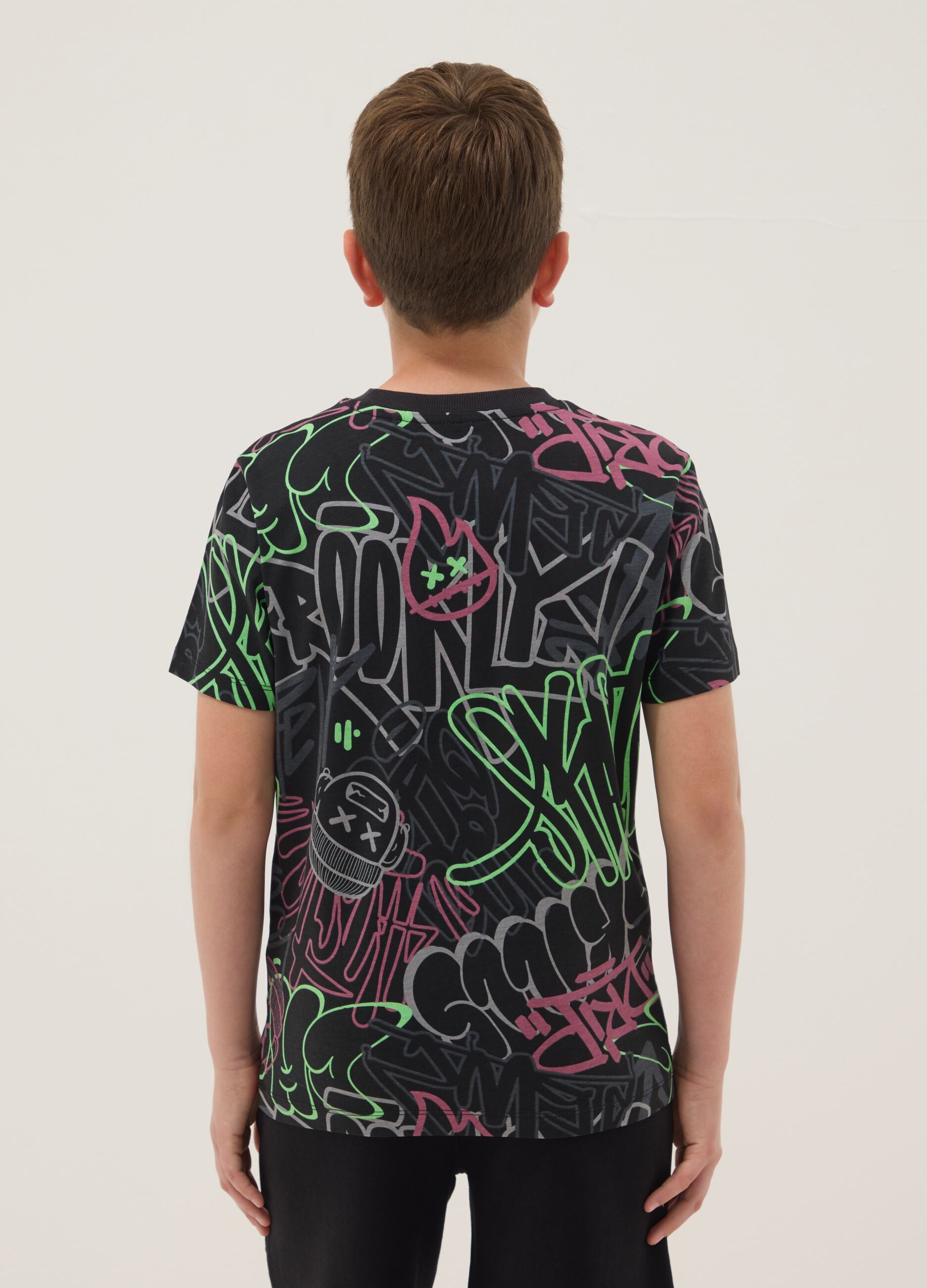 Boys&rsquo; pure cotton multicolour graffiti T-shirt, regular fit