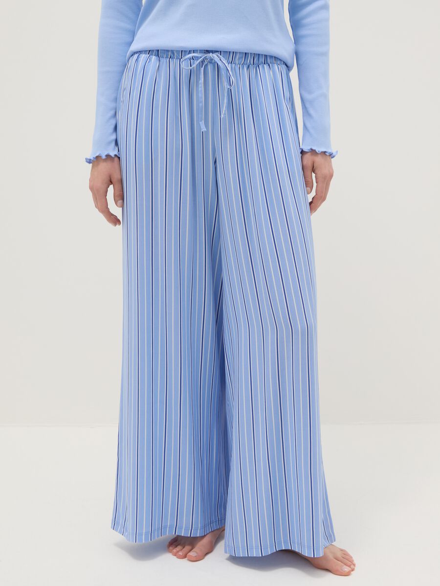 Pantaloni pigiama in pura viscosa azzurri a righe regular fit_1