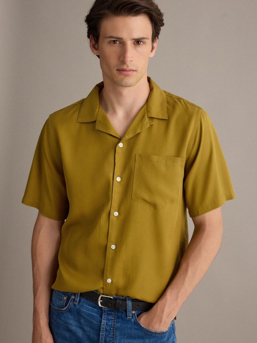 Yellow pure lyocell regular-fit shirt with bowling collar_2